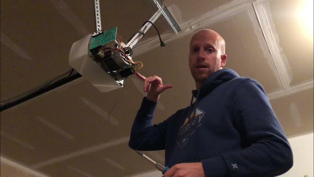 Chamberlain Garage Door Opener Hums But Won’t Open